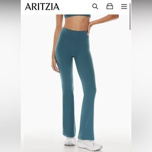 TnaBUTTER™ Cheeky Flare Hi-Rise Legging